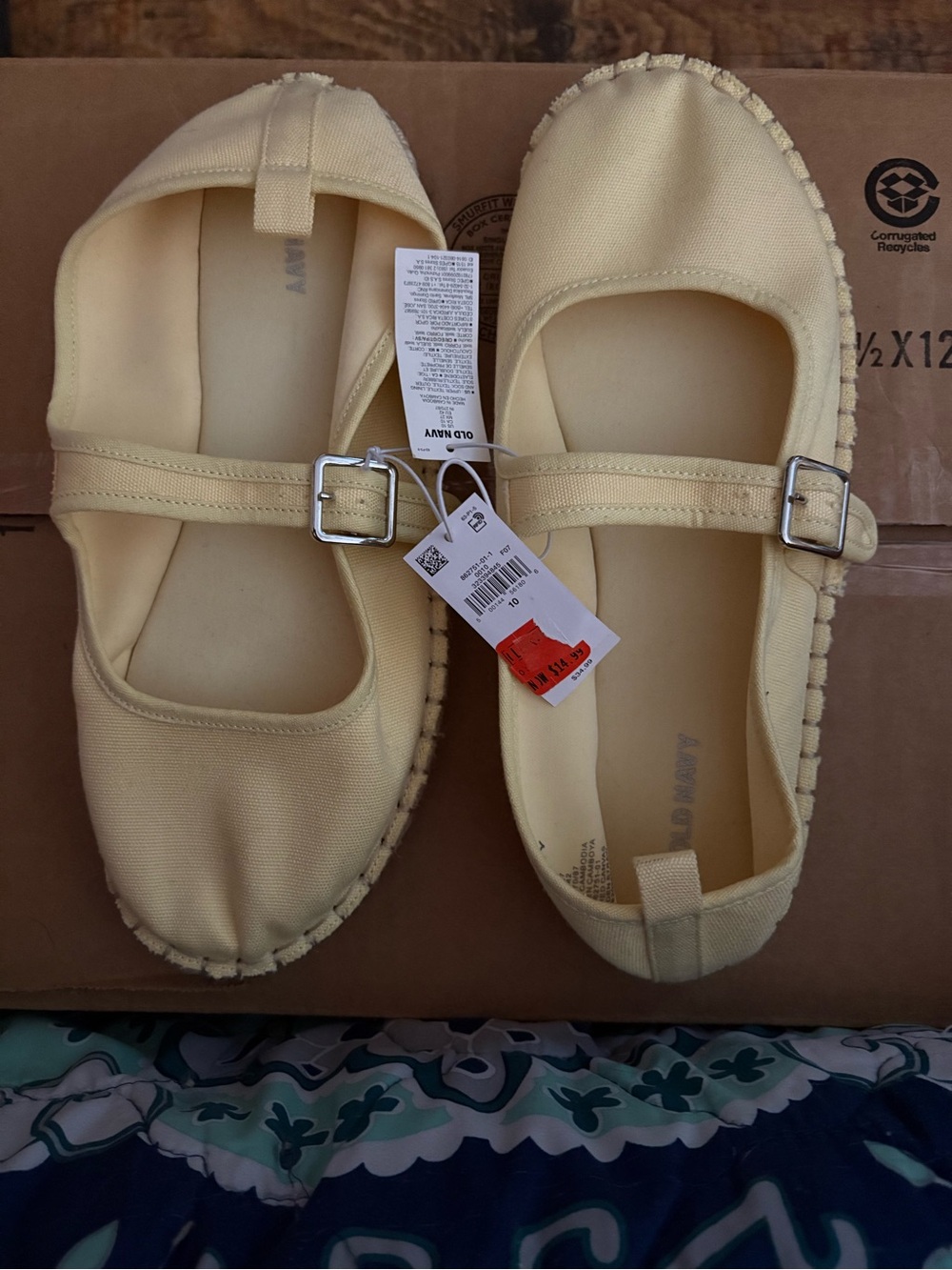Old Navy Pale Yellow Girls' Mary Jane Canvas Moccasins
